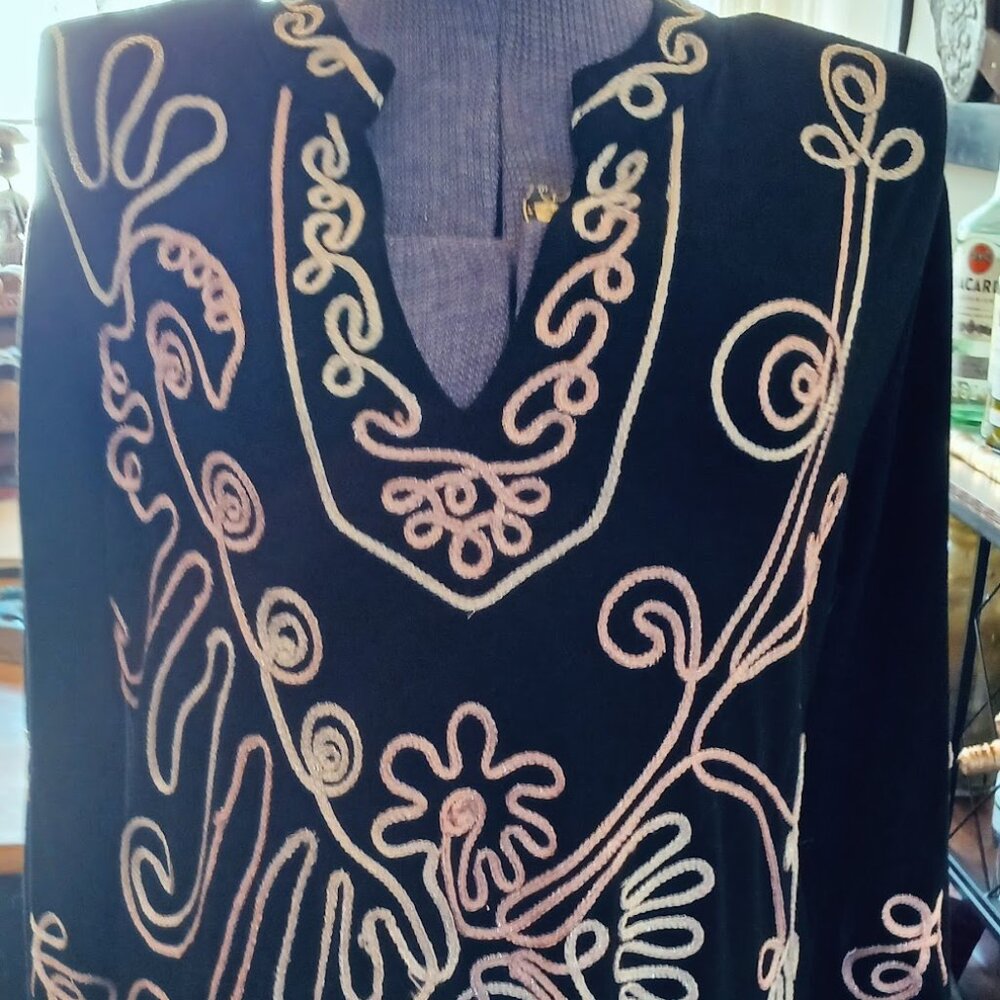 Lauren Michelle Black & Pink Embroidered Long Sleeve Top/Tunic Size Large